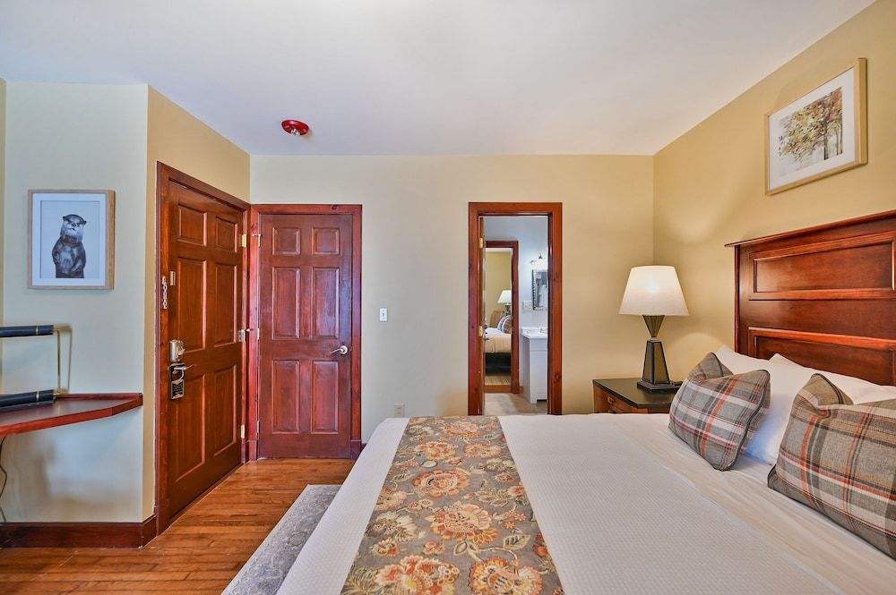 Tom Quick Inn Queen Suite 2