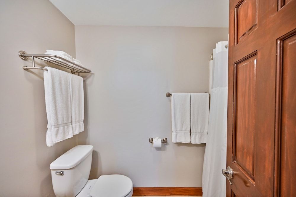 Tom Quick Inn Premium King 9