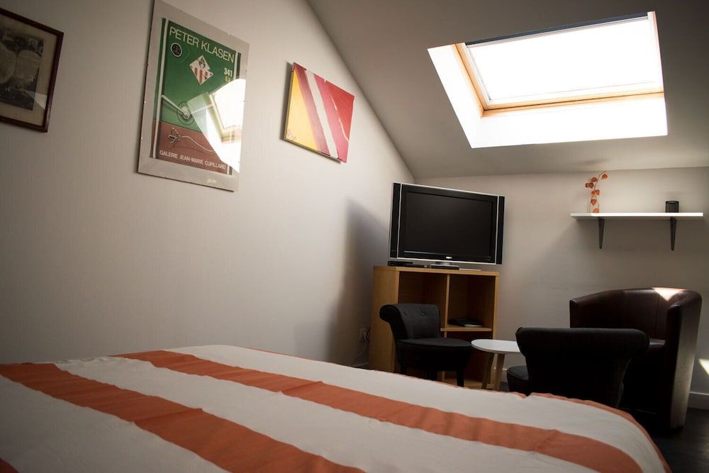 Madeleine & Cie Standard Studio, Private Bathroom, Garden View (L'ATELIER 2) 2