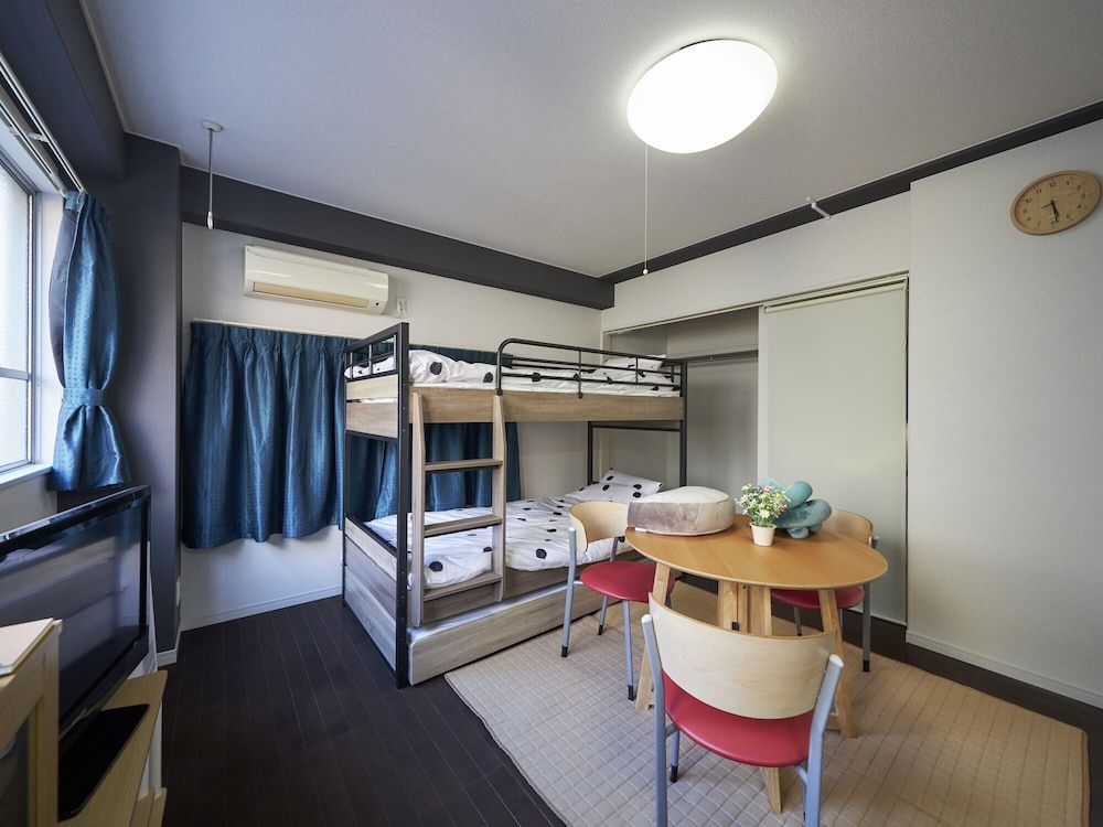 Apartment (301)