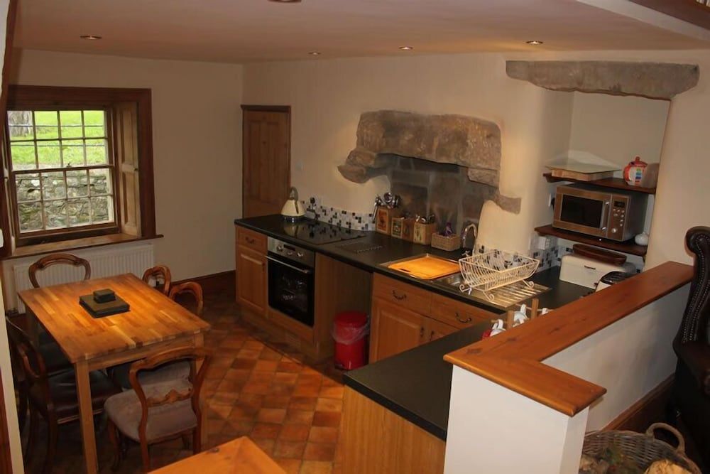 The Manifold Inn Standard Cottage, 2 Bedrooms 2