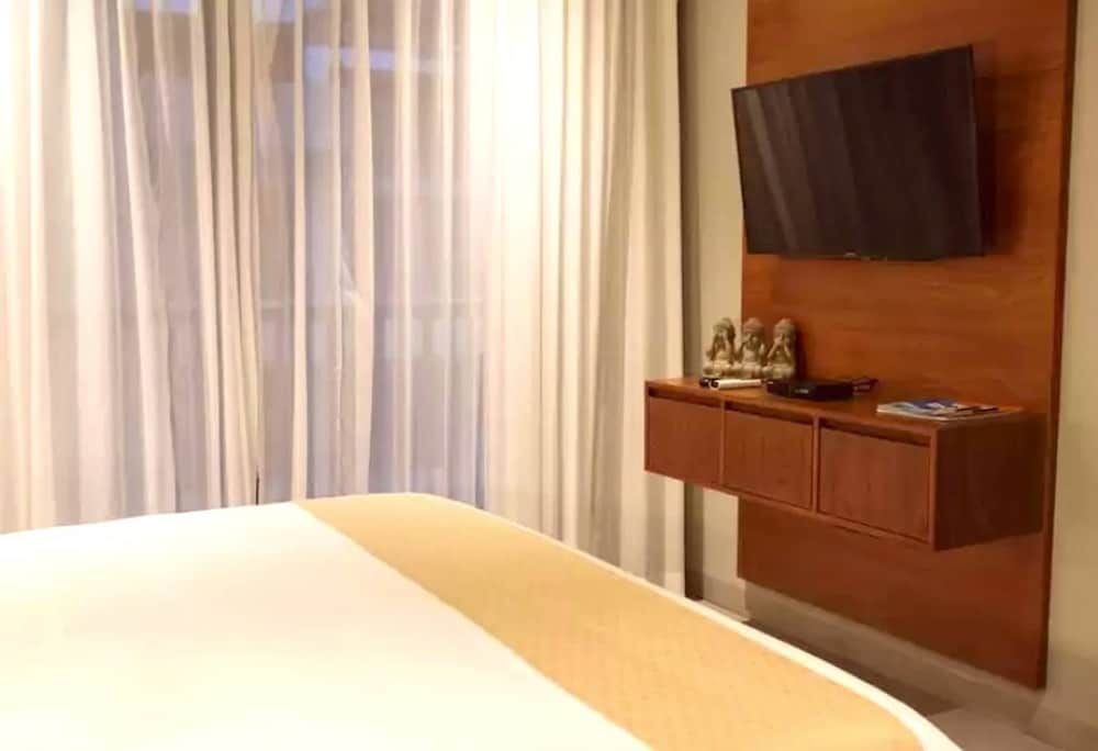 It Residence, Top Location, Luxury 2 Br, Two Roof Pools & Beach Club Included! Condo, 2 Bedrooms, Balcony, City View 7