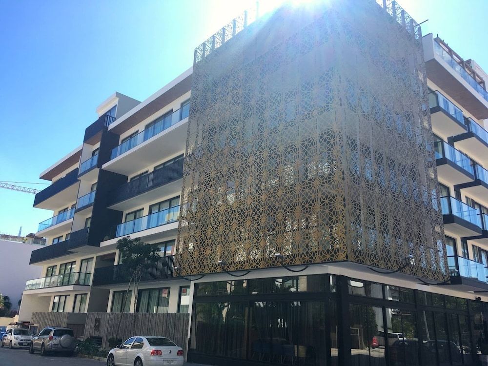 undefined It Residence, Top Location, Luxury 2 Br, Two Roof Pools & Beach Club Included! 4