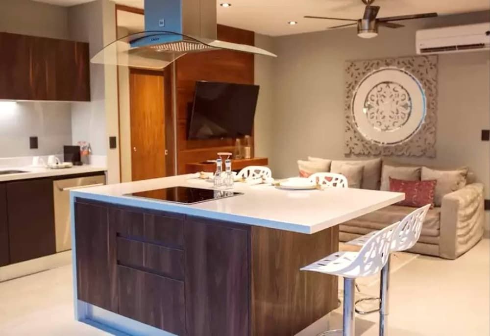 It Residence, Top Location, Luxury 2 Br, Two Roof Pools & Beach Club Included! Condo, 2 Bedrooms, Balcony, City View 8