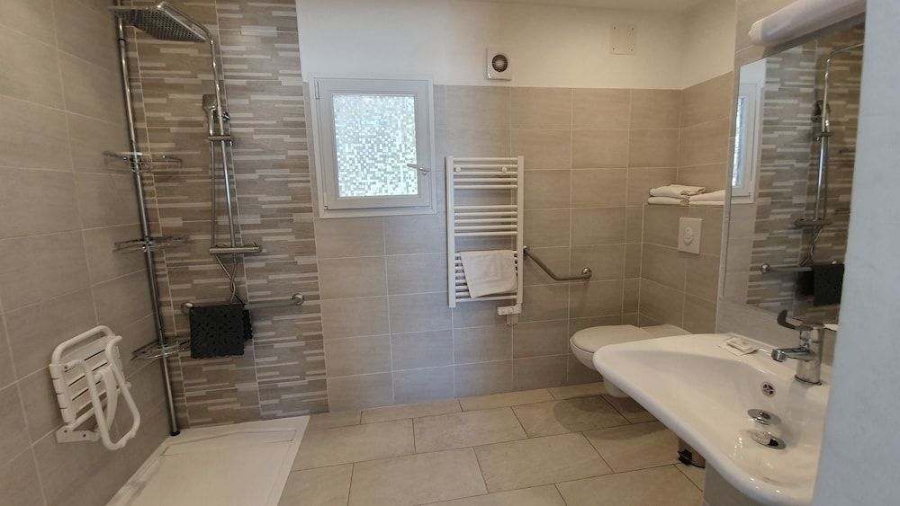 Hôtel de la Poste Double Room, Ground Floor 5