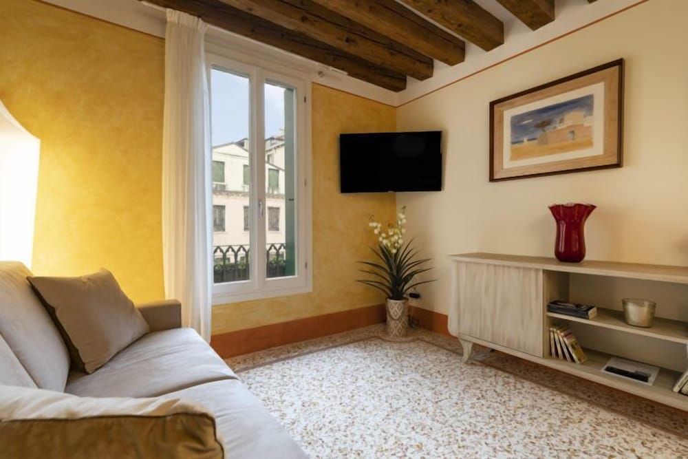 Sant'Aponal Prestige Apartment, 2 Bedrooms 8