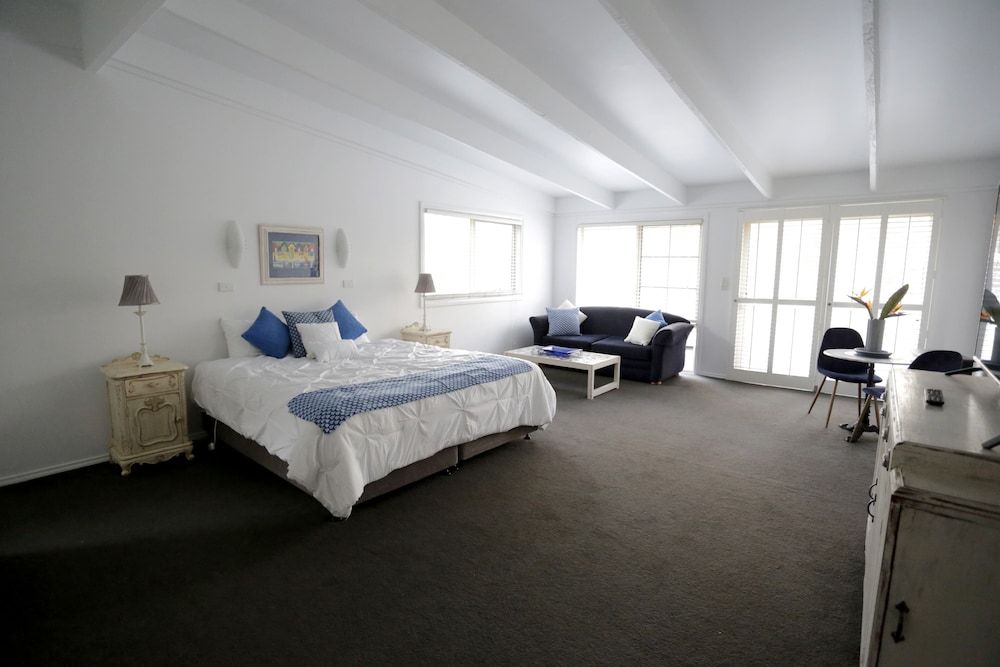 Bellarine Spa Wellness & Retreat Luxury Room - Room 1 2