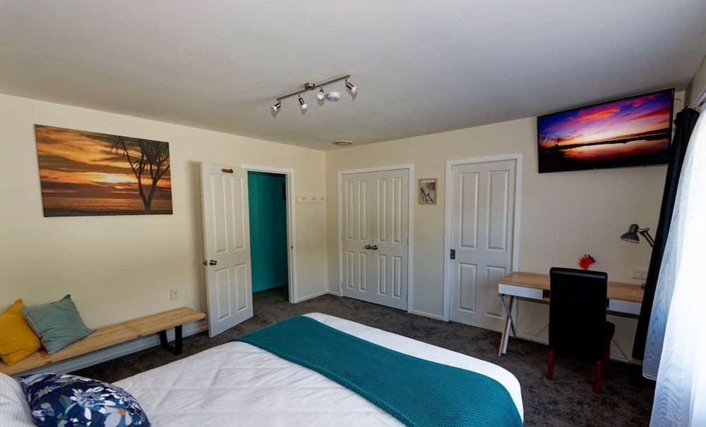 Economy Triple Room