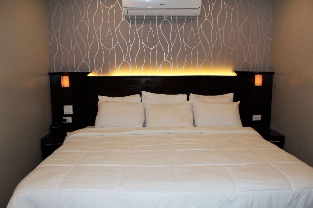 Barefoot Caye Caulker Hotel Room 111 - St. George's Caye