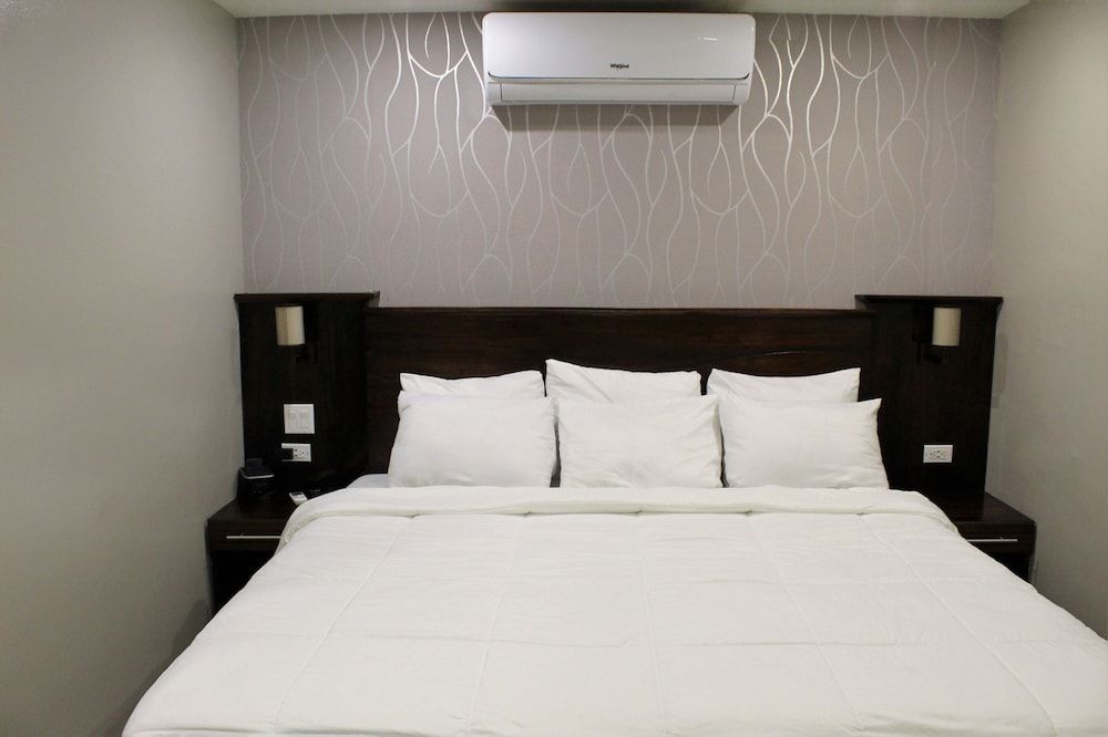 Barefoot Caye Caulker Hotel Room 111 - St. George's Caye 2