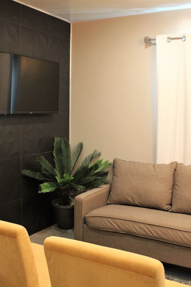 Barefoot Caye Caulker Hotel Room 111 - St. George's Caye 9