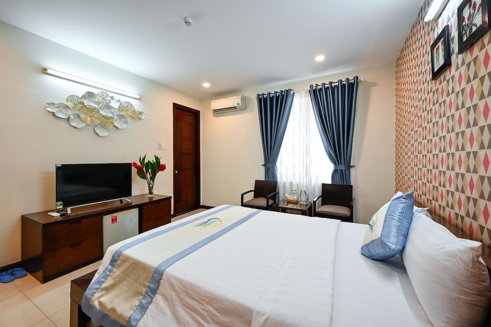 Laguna Hotel Superior Room 9