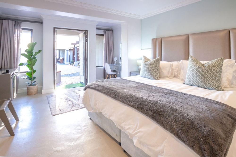 Chateau de Marine Room 0006 3