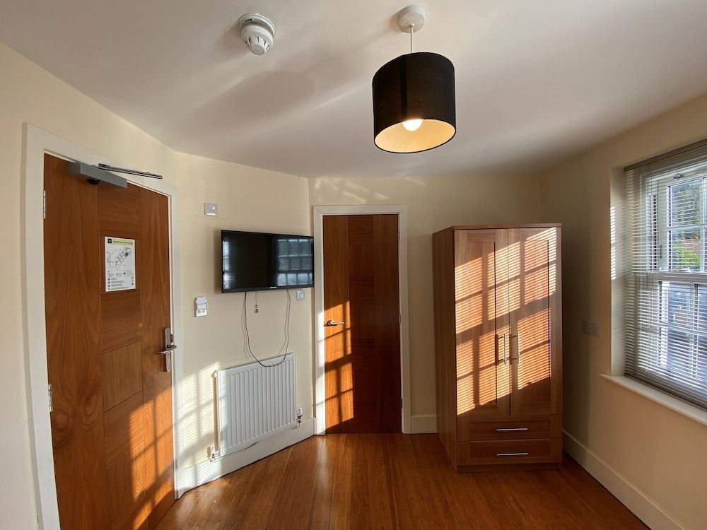 Wendover Arms Double Room 14