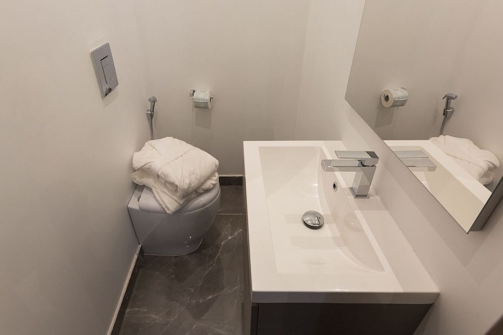 undefined Clementi Portrait 9