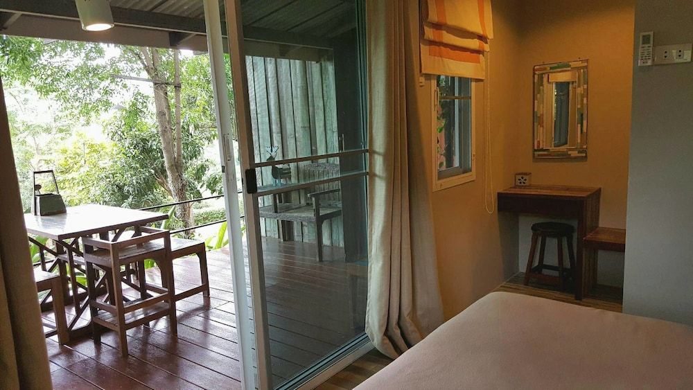 Baan Phuchalianglom Standard Double Room 6