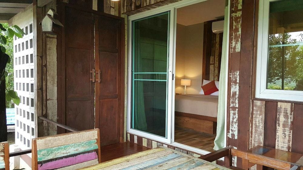 Baan Phuchalianglom Standard Double Room 18
