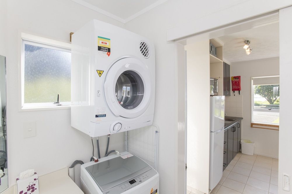 Ohope Beach Motel Deluxe Apartment, Sea View 3