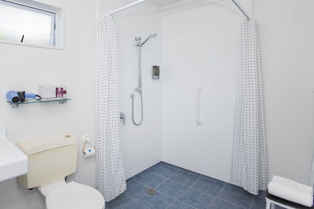 Ohope Beach Motel Queen Accessible Studio 8