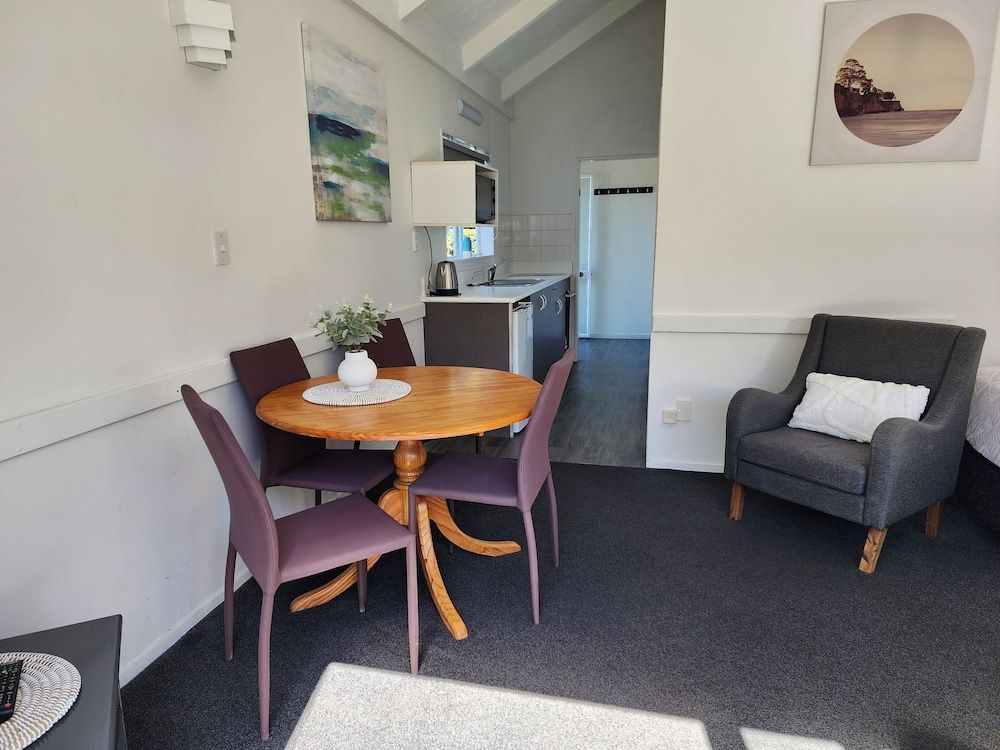 Ohope Beach Motel Apartment, 1 Bedroom, Non Smoking, Garden View 12