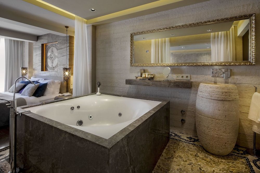 Martı Hemithea Hotel Deluxe Room 5