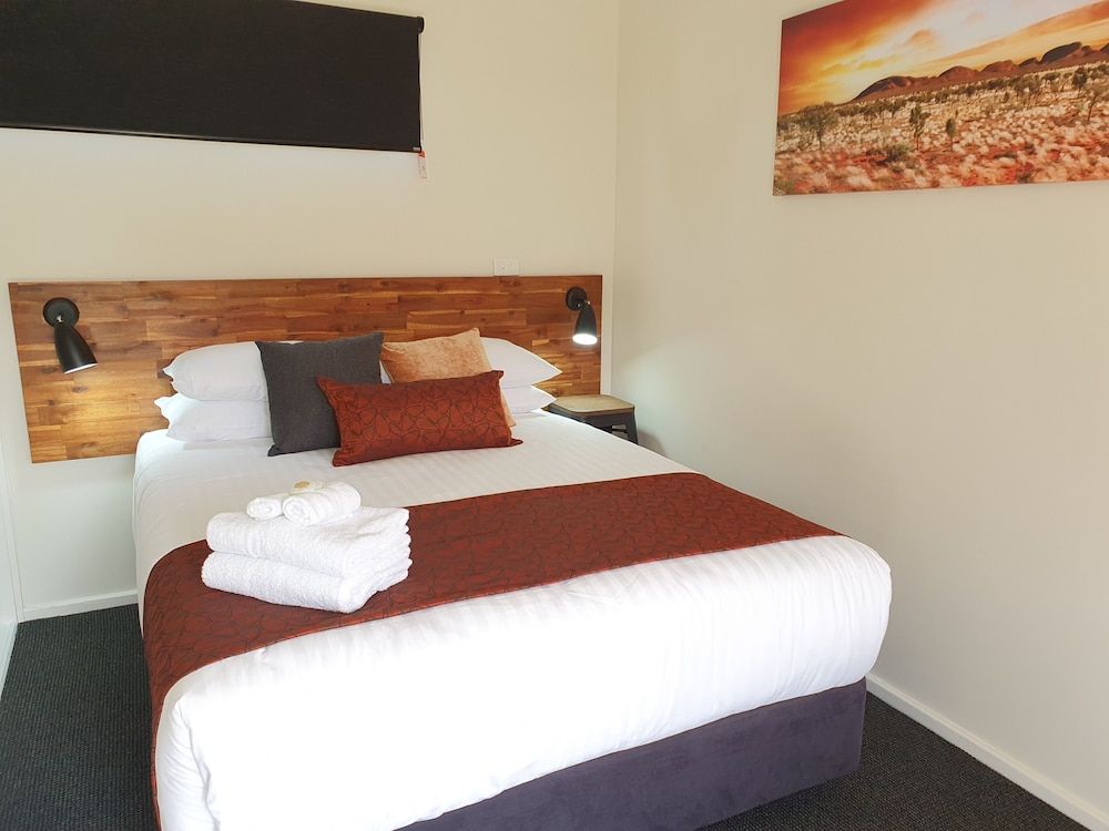 Black Sheep Motel Goulburn Basic Queen Room 2