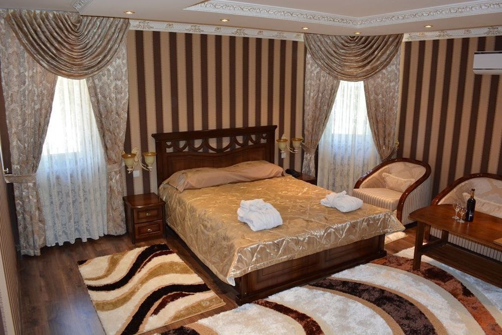 Papillon Hotel Luxury Room 6