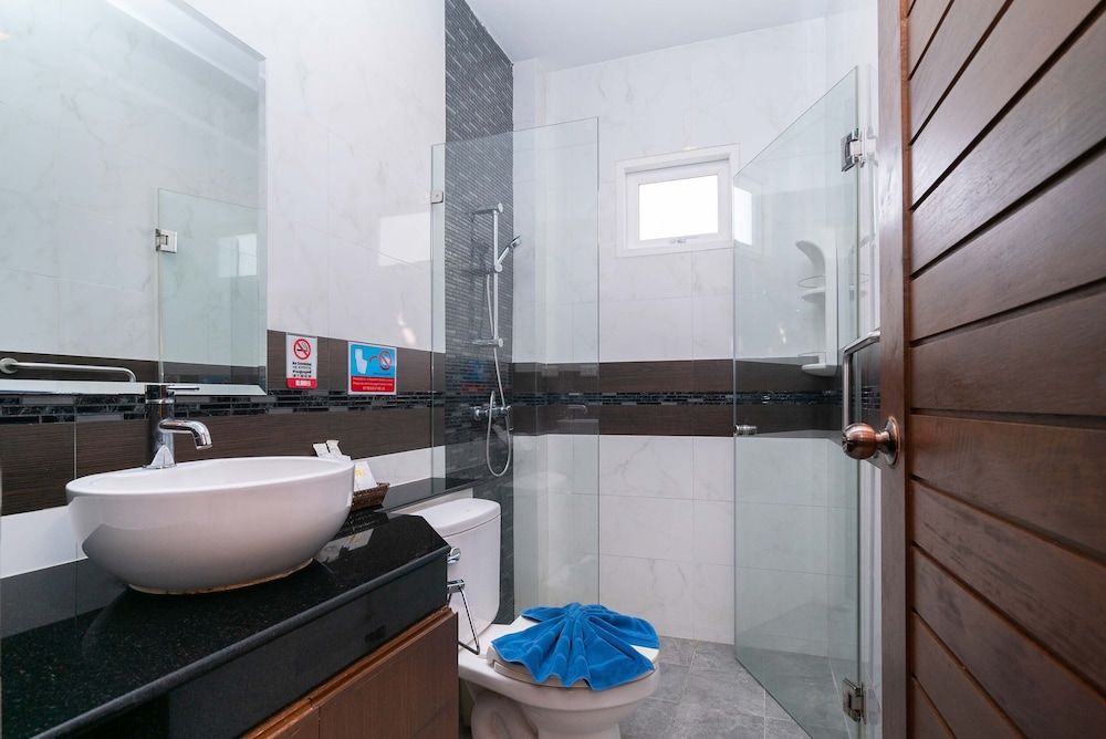 Rawai Private Villas - Pool and Garden 3 Bedroom Pool Villa with Sala 4