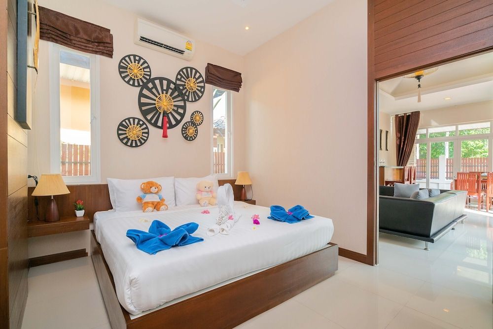 Rawai Private Villas - Pool and Garden 3 Bedroom Pool Villa with Sala 2