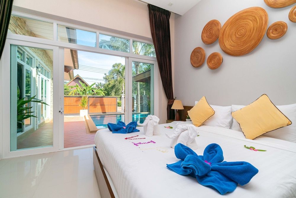 Rawai Private Villas - Pool and Garden 3 Bedroom Pool Villa with Sala