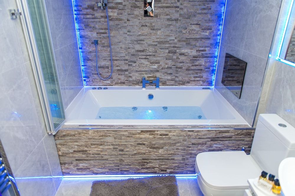 Aphrodite Suites Executive Apartment, Hot Tub 19