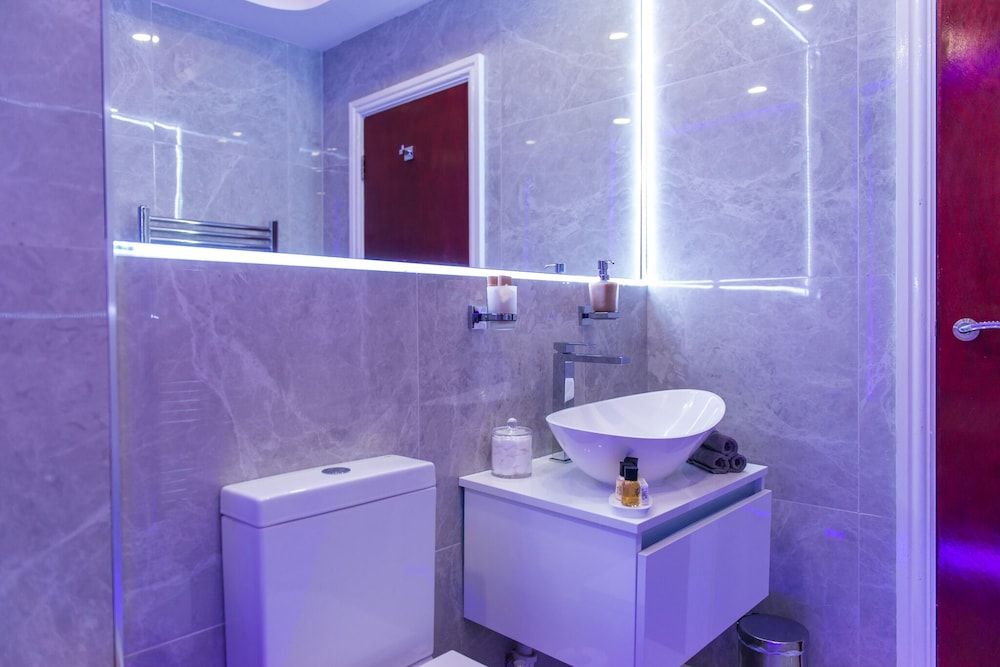 Aphrodite Suites Executive Apartment, Hot Tub 4