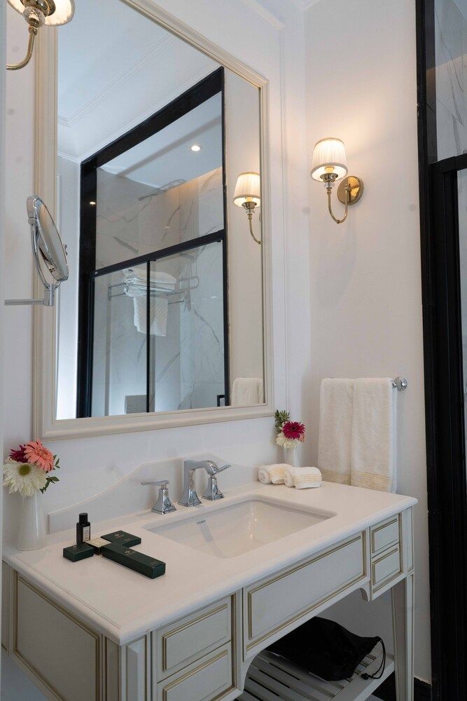 ANIM Boutique Hotel Deluxe Double Room, 1 King Bed 7