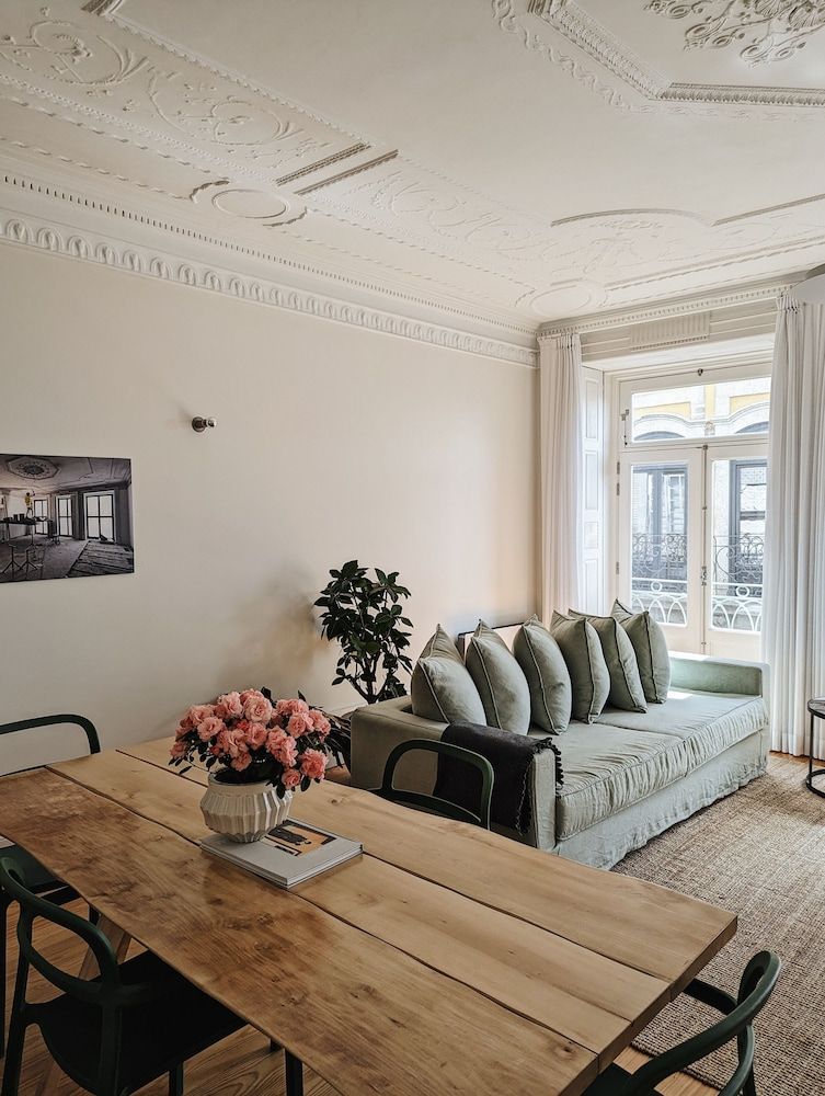 B28 Apartments Deluxe Apartment, 1 Bedroom, Balcony, City View (2) 5