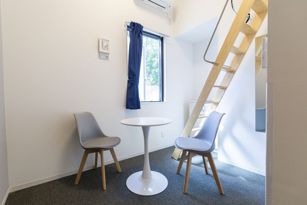 undefined GLOU Higashi Shinjuku