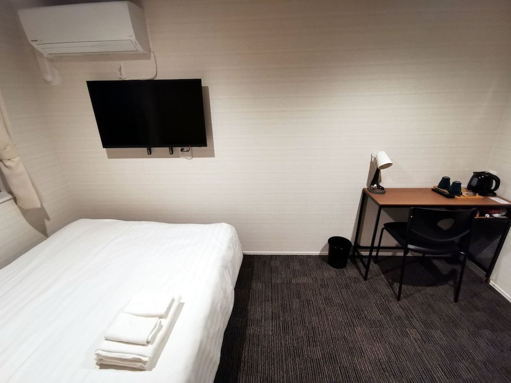 undefined GLOU Higashi Shinjuku 9