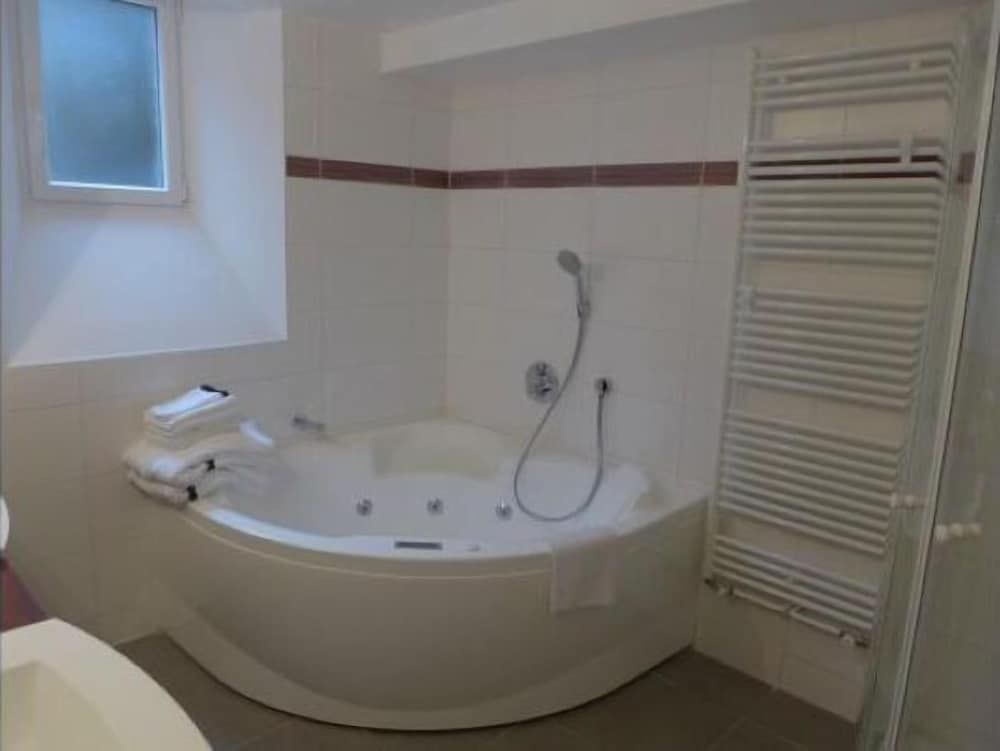 Les Chambres du Chapitre Double Room 15