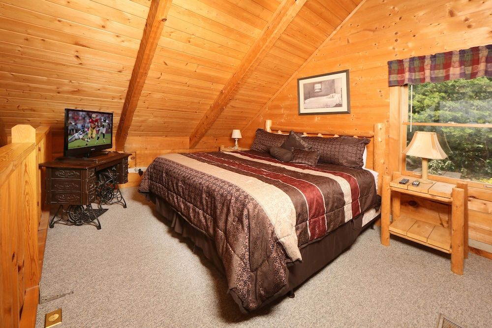 Cabin, Multiple Beds, Hot Tub, Mountain View