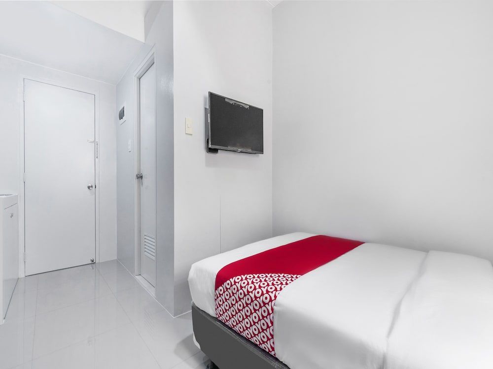 Super OYO 515 Finnex Hotel Standard Double Room 4