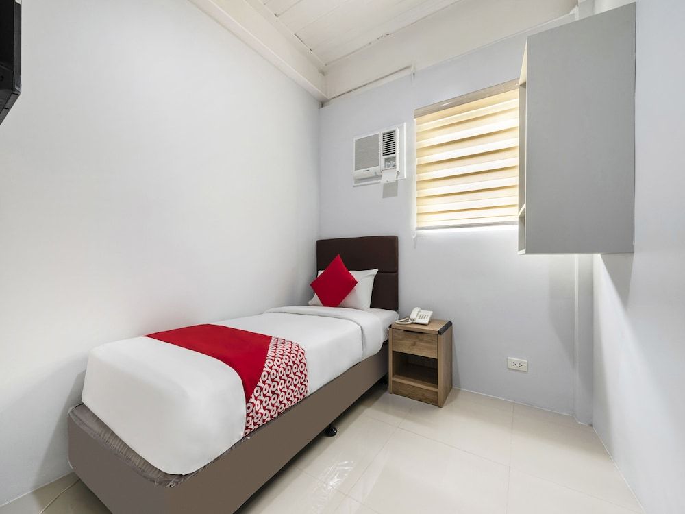 Super OYO 515 Finnex Hotel Standard Single Room 8