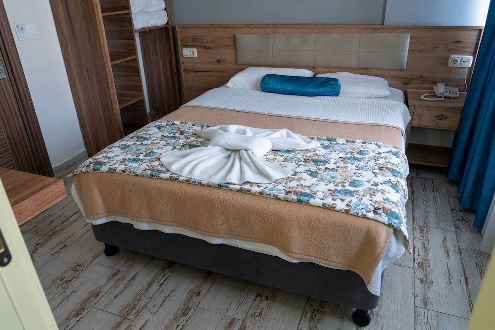 Otel Eroglu Standard Double Room 4