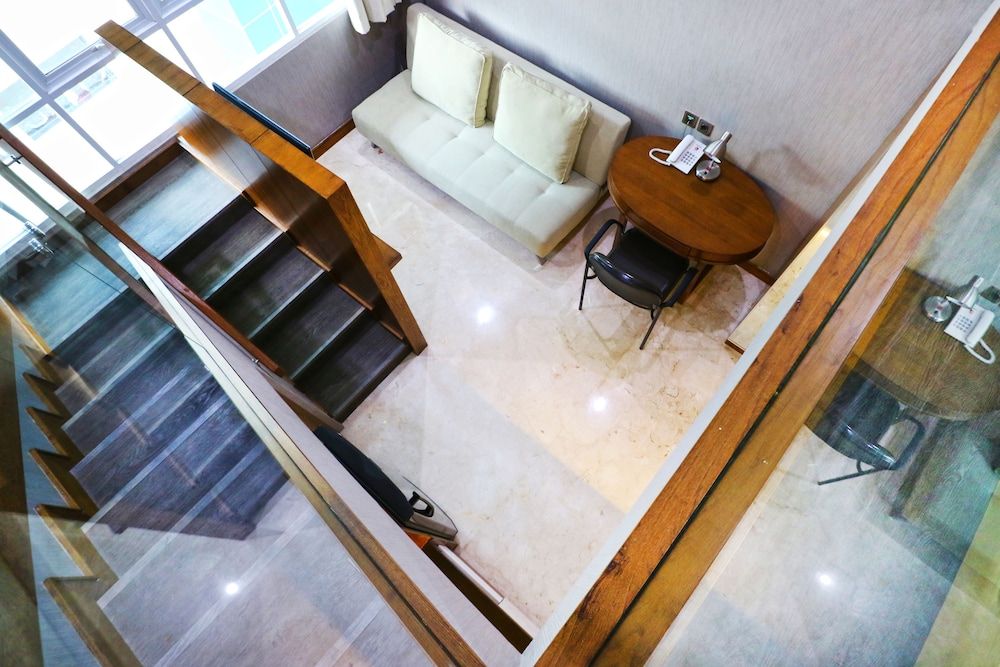 The Baile Standard Loft 6