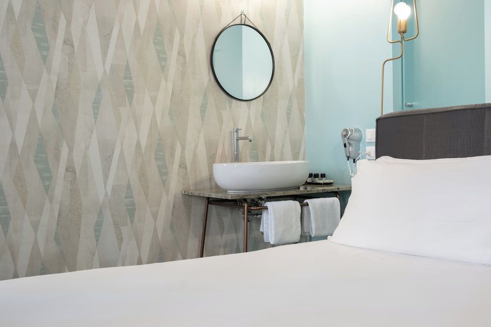 19 Steps Trevi Standard Room 4