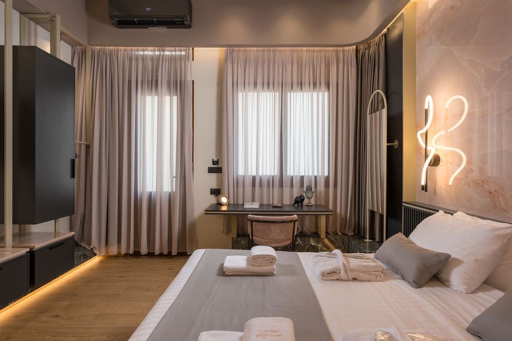 Agave Suites Luxury Studio Suite, 1 Queen Bed, Jetted Tub 6