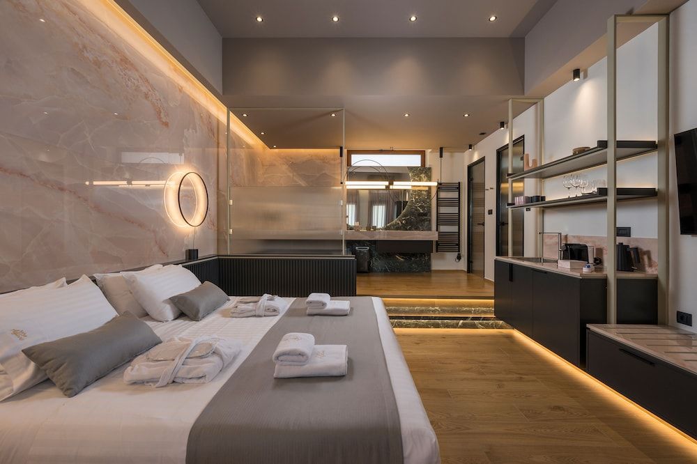 Agave Suites Luxury Studio Suite, 1 Queen Bed, Jetted Tub