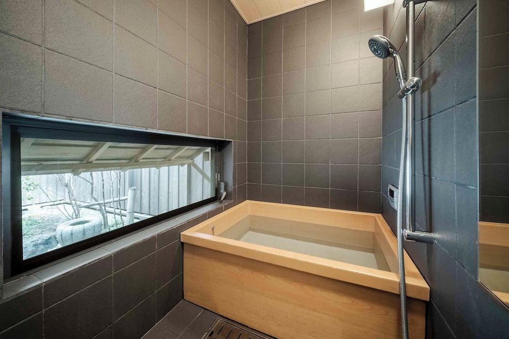 Akane-an Machiya Holiday House Traditional Townhome, Multiple Beds, Kitchen, Garden View 6