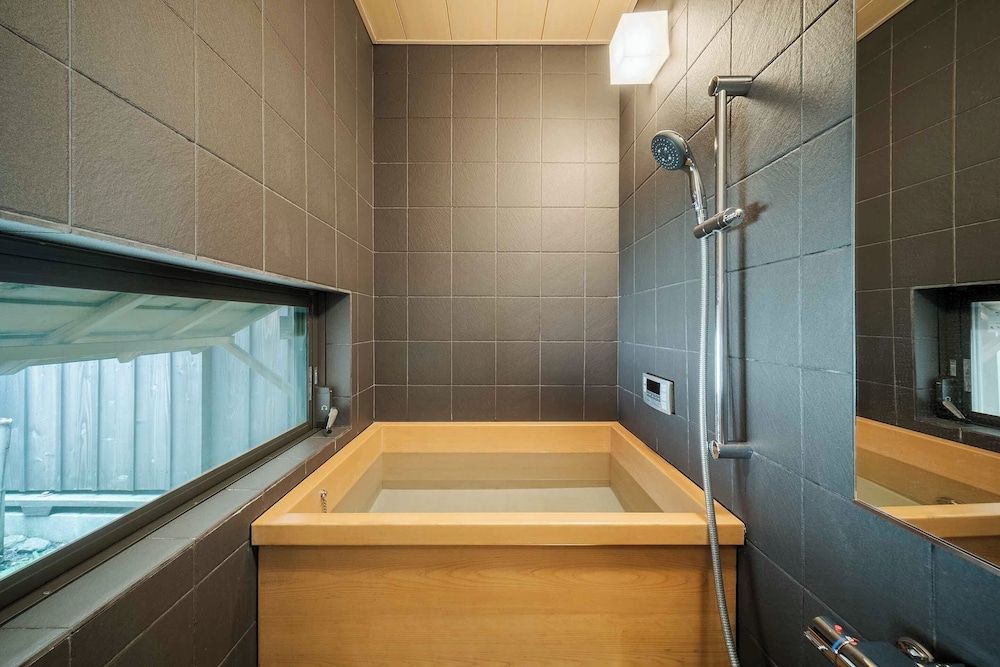 Akane-an Machiya Holiday House Traditional Townhome, Multiple Beds, Kitchen, Garden View 8