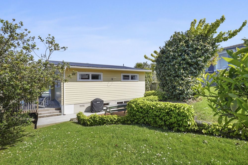 undefined Dazzling Mairangi Bay Retreat Sea Views 4