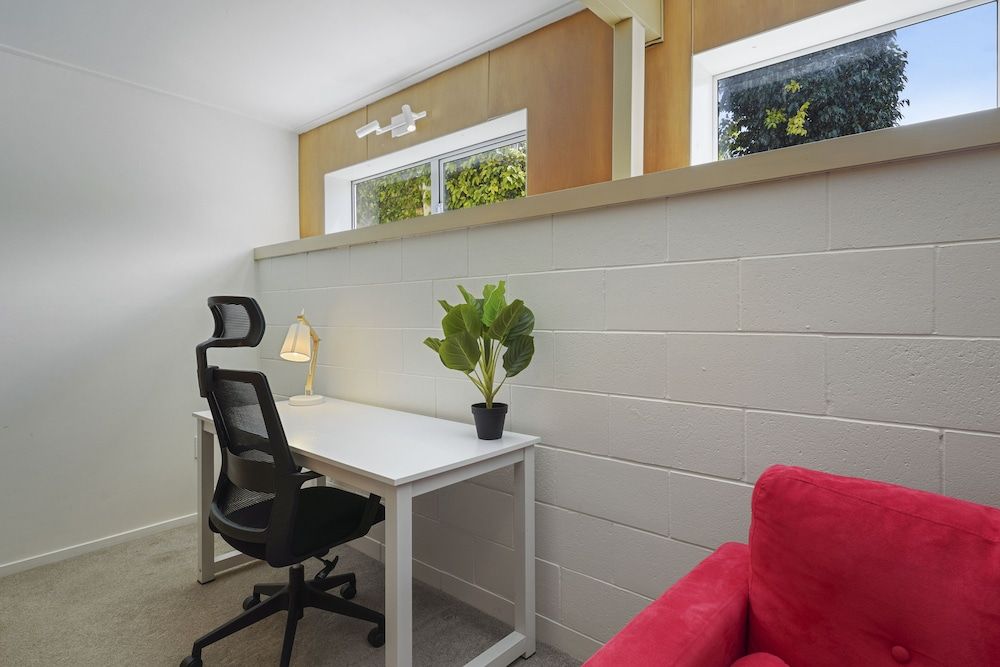 undefined Dazzling Mairangi Bay Retreat Sea Views 6