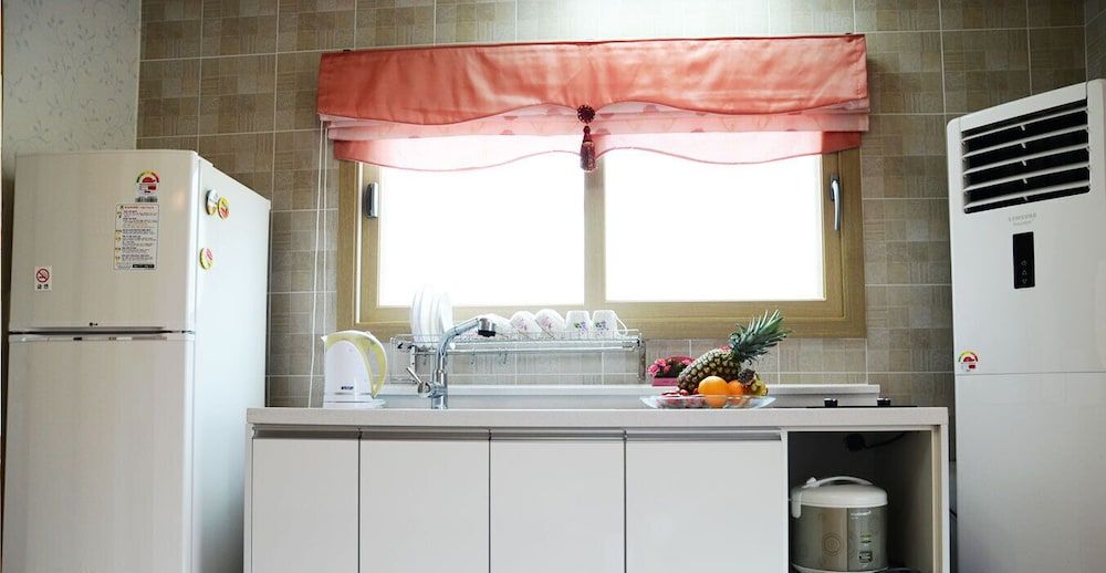 Jirisan 1 Night 2 Days Pension Sage Room 2